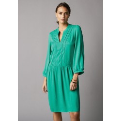 Robe courte en jacquard...