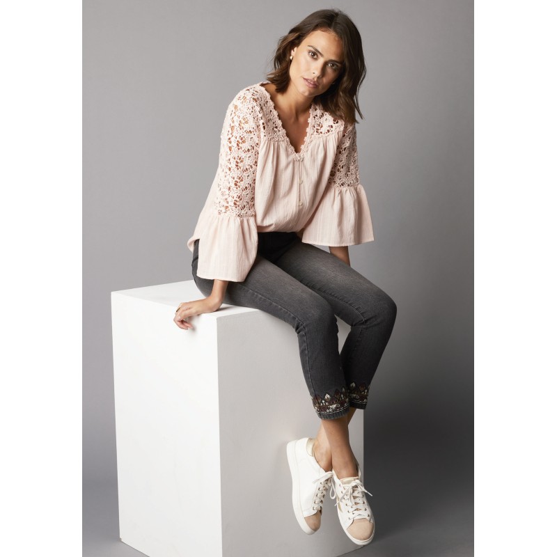 Chemisier en coton texturé, manches en macramé - rose poudré