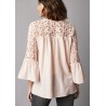 Chemisier en coton texturé, manches en macramé - rose poudré