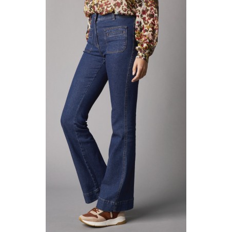 Jean stretch coupe flare, surpiqûres contrastées
